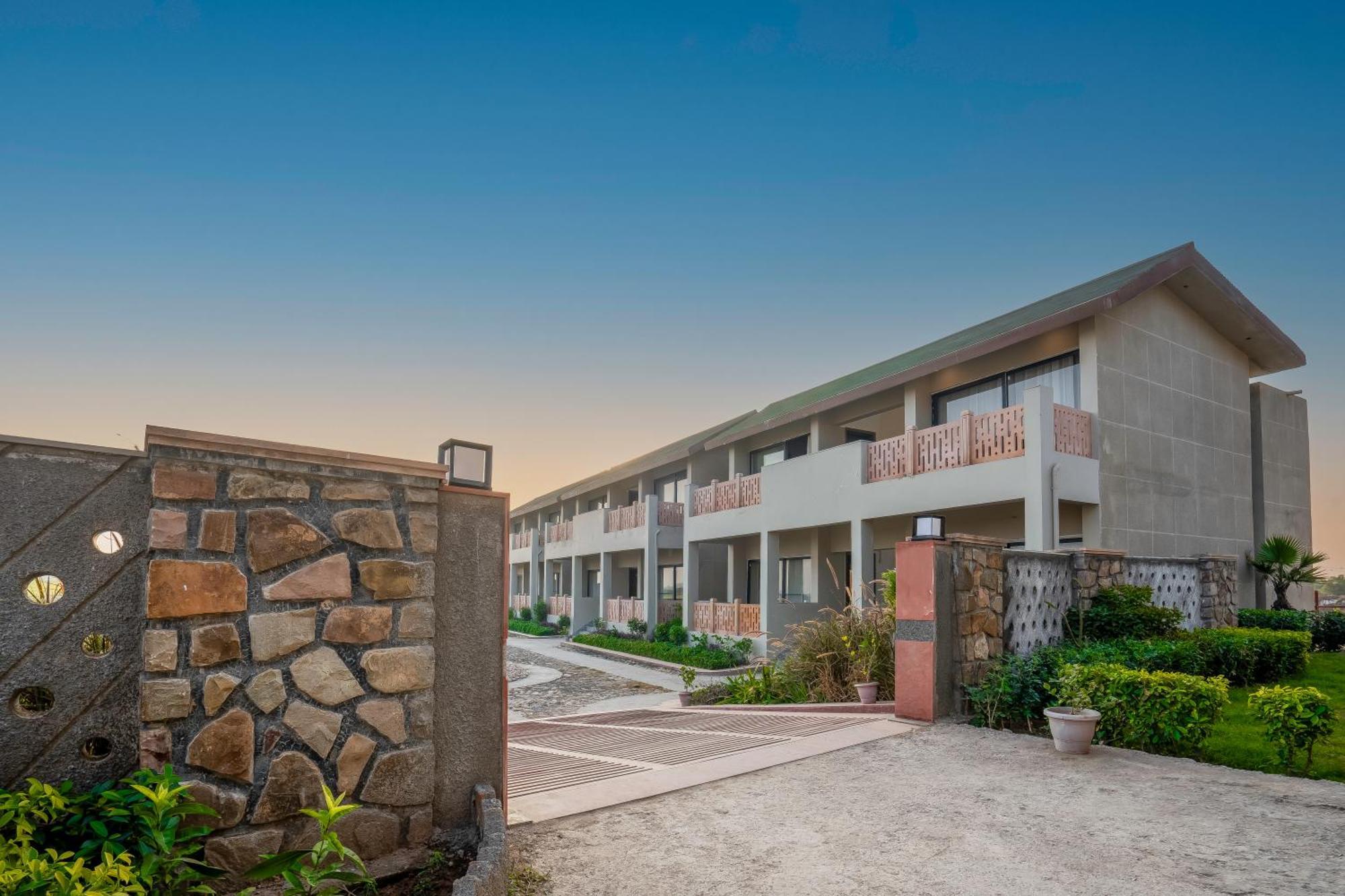 Palpur Fort A Kuno Wildlife Resort, Morawan Sesaipura Экстерьер фото
